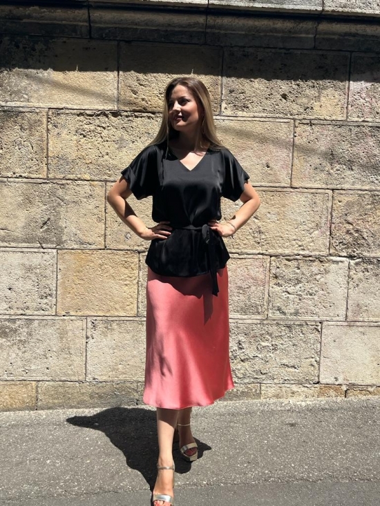 Fusta Lyra midi roz din satin